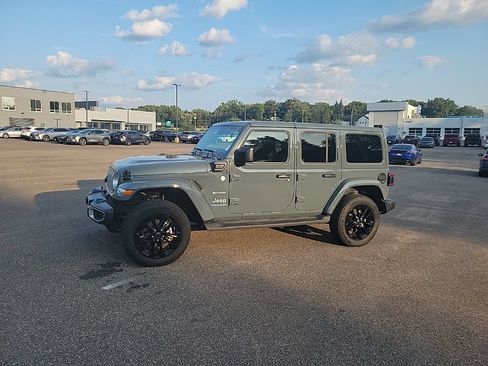 Used 2024 Jeep Wrangler Unlimited Sahara AWD/4WD image 15
