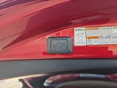 Used 2018 Toyota RAV4 XLE image 13