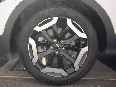 Used 2024 Kia Telluride S w/ S Sunroof Package FWD image 12