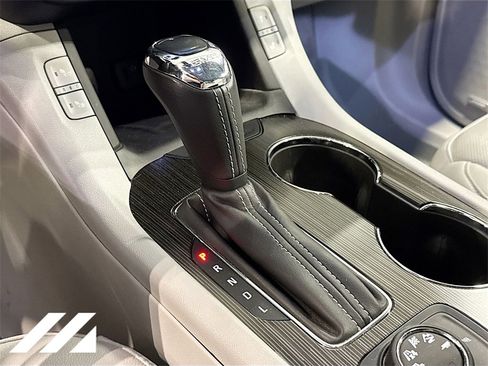 Used 2017 GMC Acadia SLT image 19