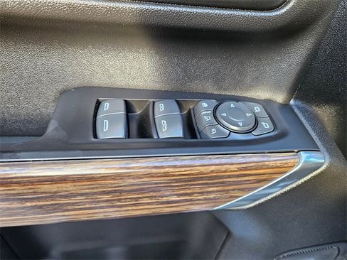 Used 2022 Chevrolet Silverado 3500 High Country w/ Z71 Off-Road Package image 17