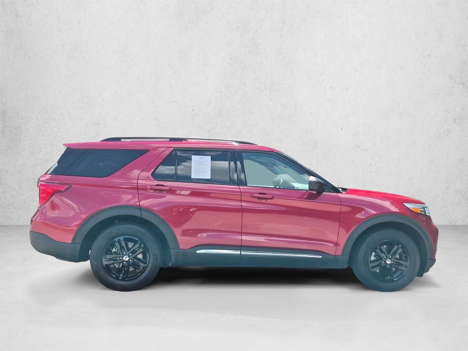 Used 2023 Ford Explorer XLT RWD image 5
