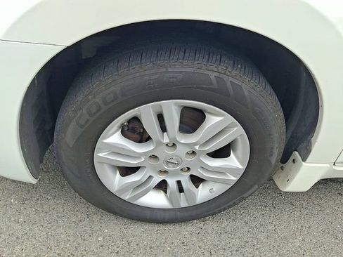 Used 2011 Nissan Altima 2.5 SL w/ 2.5SL Pkg FWD image 4