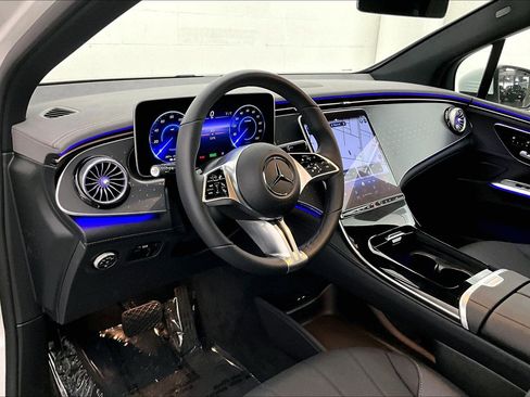 Used 2026 Mercedes-Benz EQE 320 4MATIC SUV image 17