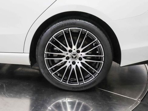 Used 2024 Mercedes-Benz C 300 Sedan image 10