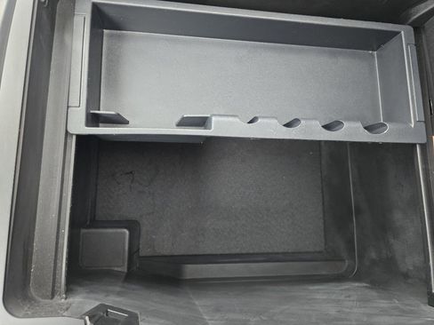 Used 2022 Ford Expedition XLT image 38