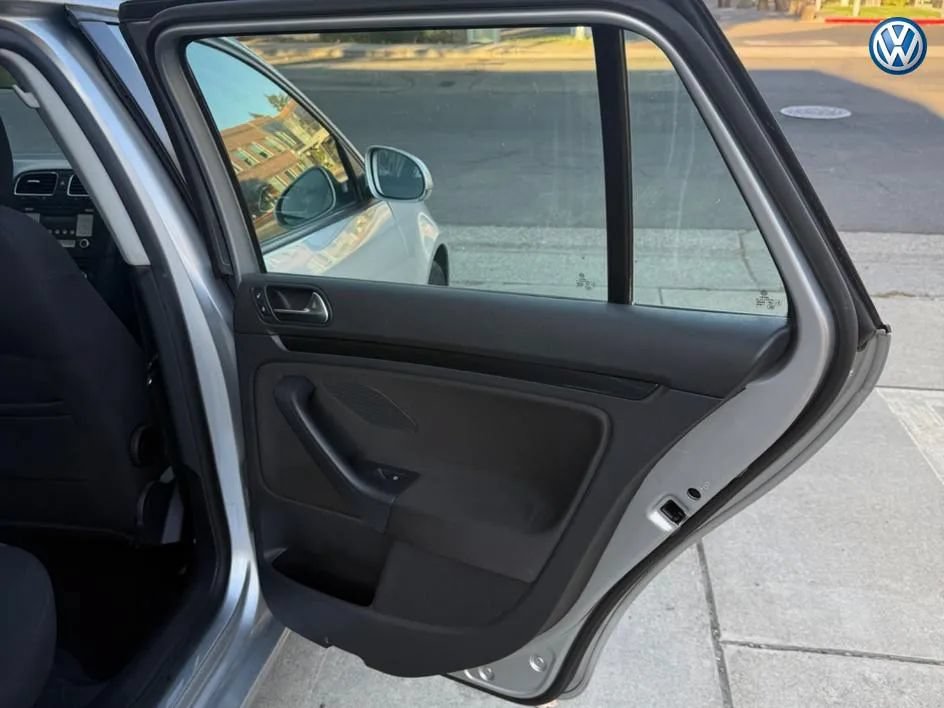 Used 2010 Volkswagen Jetta S FWD image 25