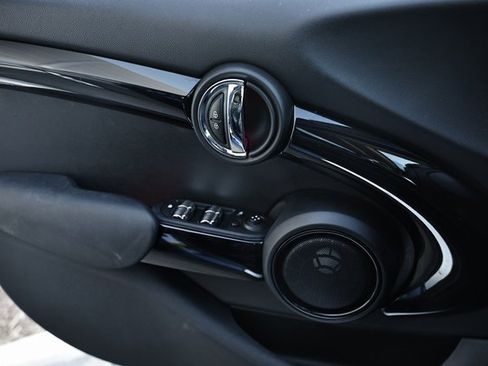 Used 2017 MINI Cooper S image 14