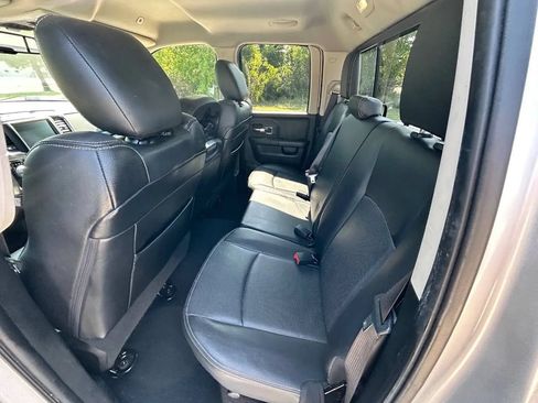 Used 2017 RAM 1500 Laramie RWD image 12