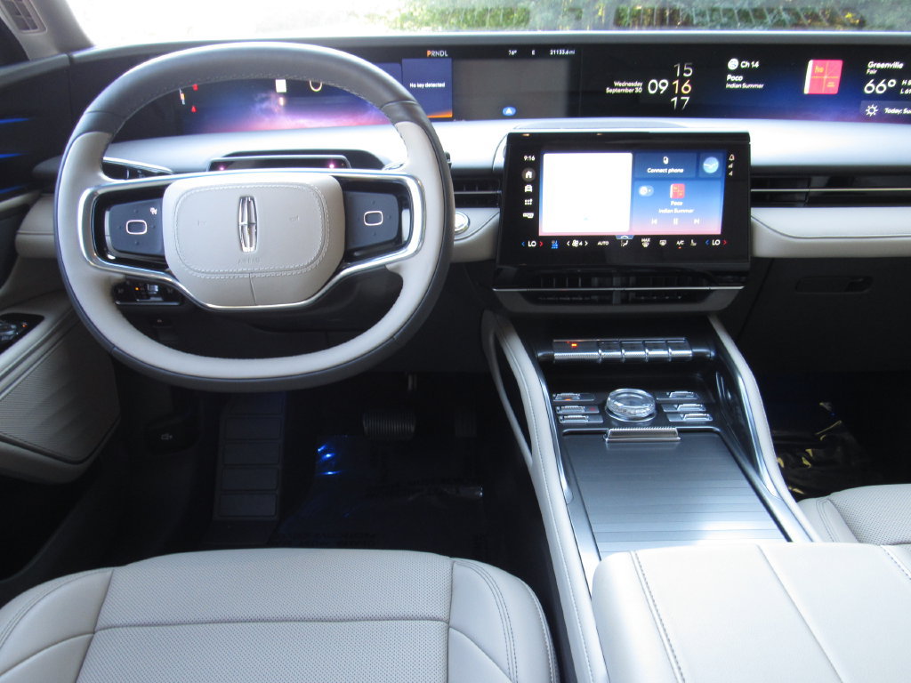 Used 2024 Lincoln Nautilus Premier AWD/4WD image 15