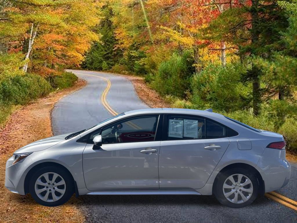 Used 2024 Toyota Corolla LE FWD image 9