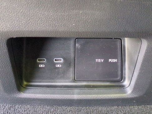 Used 2024 Volkswagen Atlas Cross Sport SE image 16