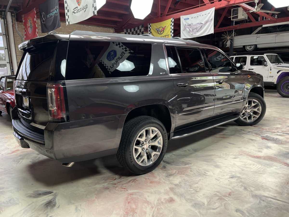 Used 2017 GMC Yukon XL SLT w/ HD Trailering Package AWD/4WD image 2