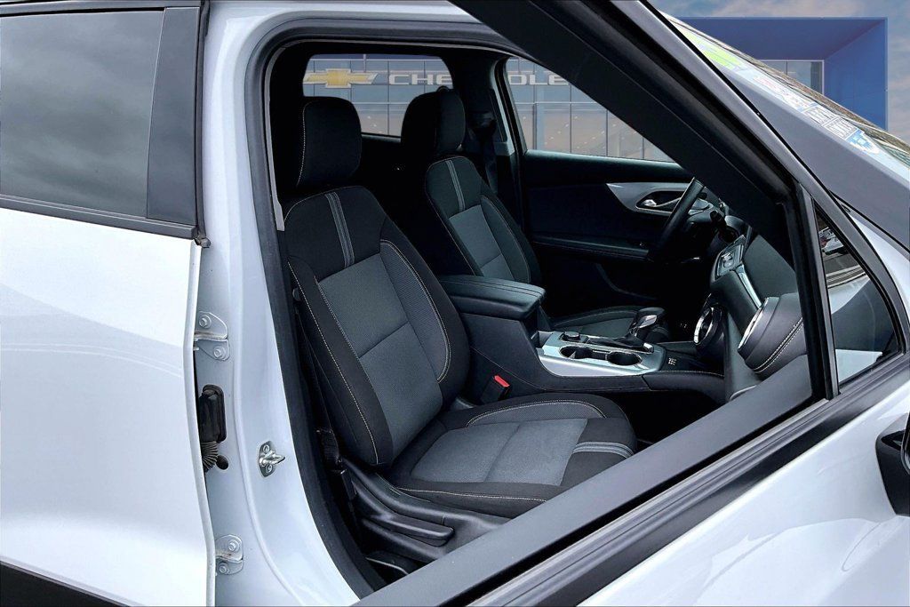 Used 2023 Chevrolet Blazer LT w/ Convenience Package FWD image 16