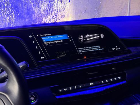 Used 2021 Cadillac Escalade Sport w/ Driver Assist Tech Package image 45