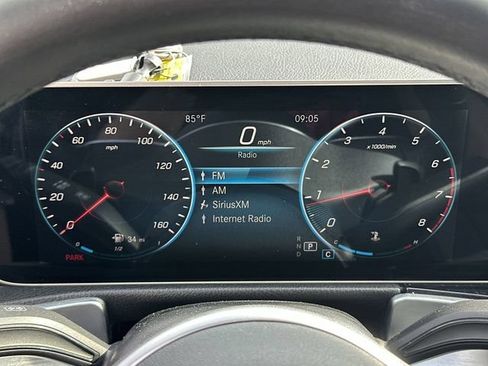 Used 2021 Mercedes-Benz GLB 250 w/ Premium Package image 10