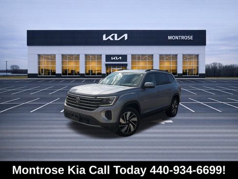 Used 2025 Volkswagen Atlas SE image 1