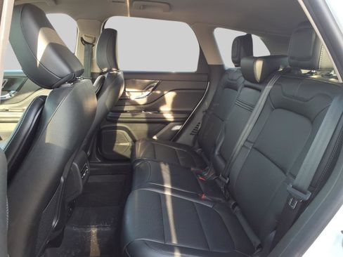 Used 2025 Lincoln Corsair AWD w/ Equipment Group 101A image 14