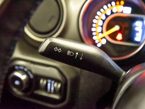 Used 2020 Jeep Wrangler Sport image 25