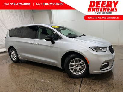 Used 2024 Chrysler Pacifica Touring-L