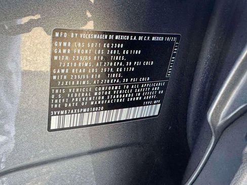 Used 2023 Volkswagen Tiguan SE image 19