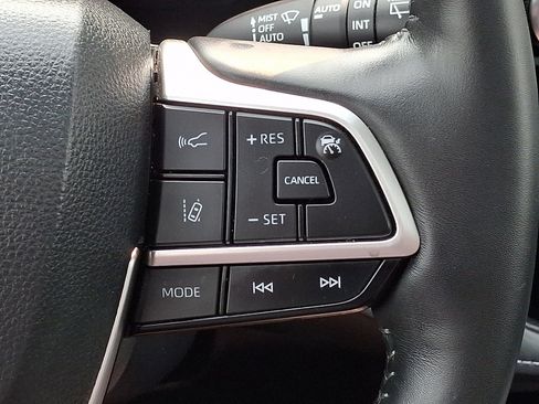 Certified 2024 Toyota Highlander Platinum AWD/4WD image 23