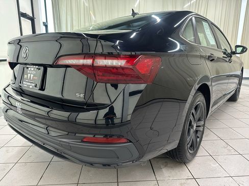 Used 2024 Volkswagen Jetta SE image 5