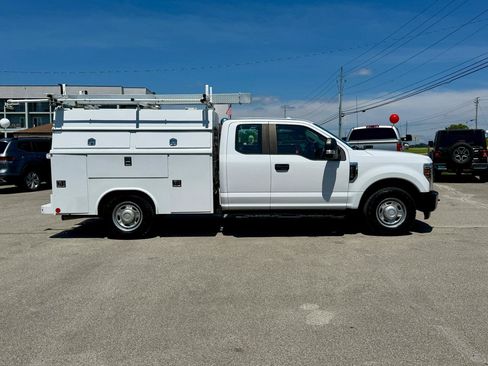Used 2018 Ford F250 XL w/ Power Equipment Group RWD image 4