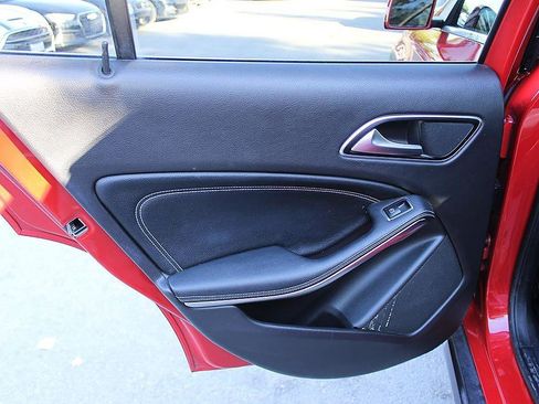 Used 2018 Mercedes-Benz GLA 250 image 12