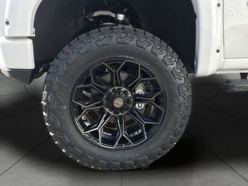 New 2025 GMC Sierra 1500 AT4 w/ AT4 Premium Package image 2