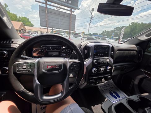 Used 2019 GMC Sierra 1500 SLE w/ SLE Value Package AWD/4WD image 10