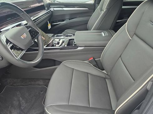 New 2026 Cadillac Escalade ESV Sport w/ Touring Package AWD/4WD image 21