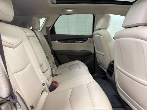 Used 2019 Cadillac XT5 Premium Luxury FWD image 31