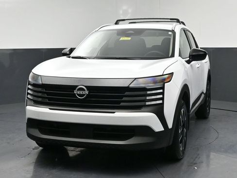 New 2026 Nissan Kicks SV w/ Cold Weather Package AWD/4WD image 3