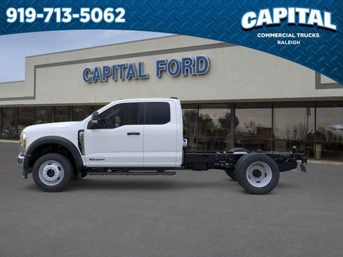 New 2026 Ford F450 XL w/ XL Chrome Package image 3