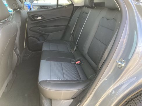 Used 2026 Chevrolet Trax LT w/ LT Convenience Package image 32