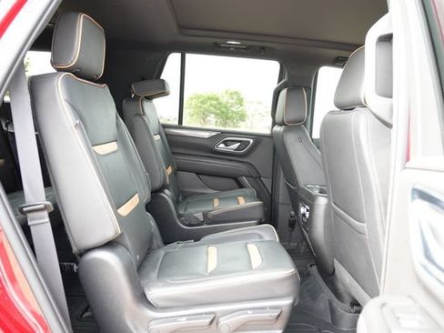 Used 2023 GMC Yukon AT4 w/ AT4 Premium Plus Package AWD/4WD image 13