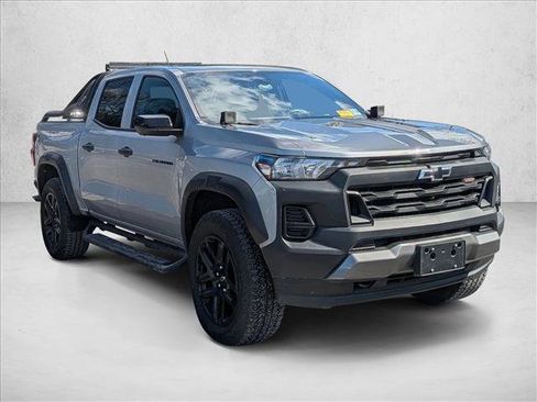 Used 2025 Chevrolet Colorado Trail Boss w/ Midnight Edition image 2