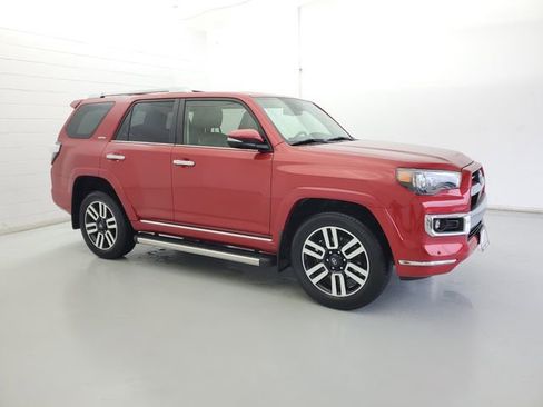 Used 2024 Toyota 4Runner Limited AWD/4WD image 4