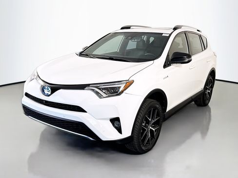 Used 2018 Toyota RAV4 SE w/ Advanced Technology Package AWD/4WD image 4