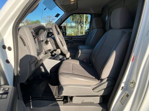 Used 2021 Nissan NV 2500 SV image 27