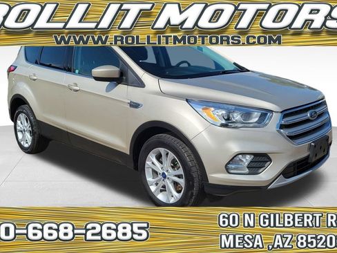 Used 2017 Ford Escape SE w/ Equipment Group 201A AWD/4WD image 1