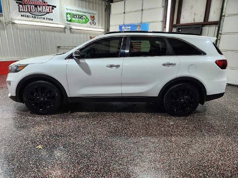 Used 2019 Kia Sorento S image 4