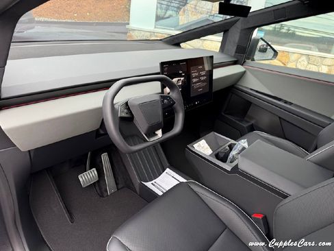 Used 2025 Tesla Cybertruck AWD Crew Cab image 5