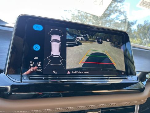 New 2026 Volkswagen Atlas Cross Sport SE image 35