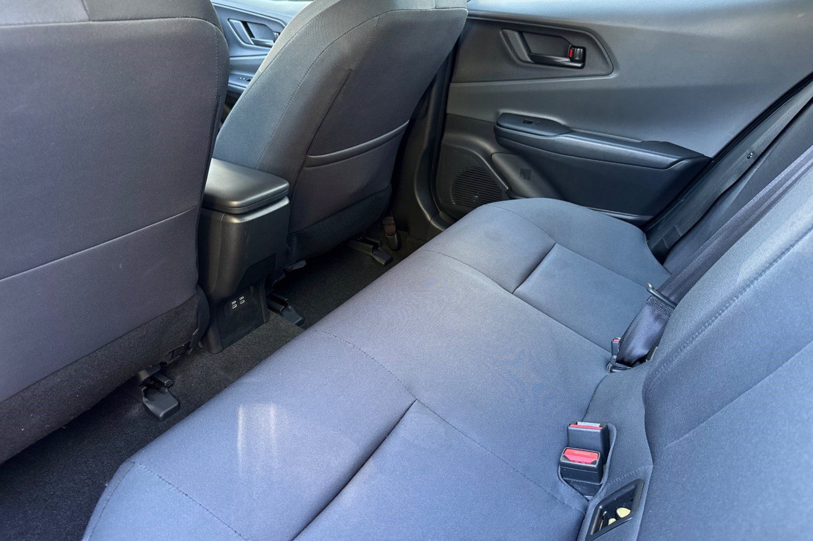 Used 2026 Toyota Prius LE FWD image 26