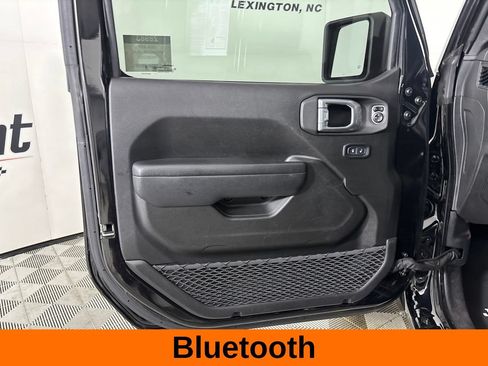 Used 2024 Jeep Wrangler Unlimited Sport AWD/4WD image 9