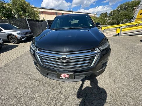 Used 2024 Chevrolet Traverse LT w/ LPO, Cargo Package AWD/4WD image 6