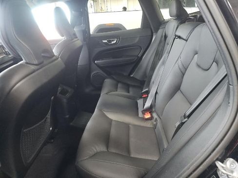 Used 2024 Volvo XC60 T8 Plus w/ Protection Package Premier AWD/4WD image 4