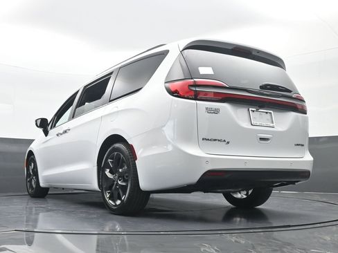 New 2026 Chrysler Pacifica Limited w/ S Appearance Package image 53